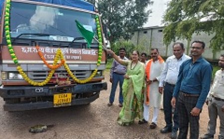 कृषि स्थायी समिति के सभापति और सांसद प्रतिनिधि द्वारा बीज प्रक्रिया केन्द्र का अवलोकन