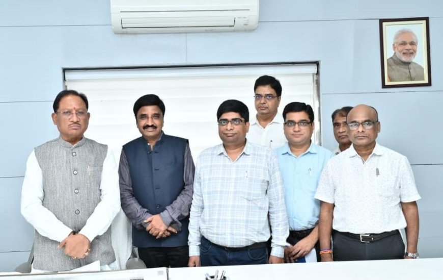 मुख्यमंत्री से मिला छत्तीसगढ़ कर्मचारी-अधिकारी फेडरेशन और जनसंपर्क अधिकारी संघ का संयुक्त प्रतिनिधिमंडल...